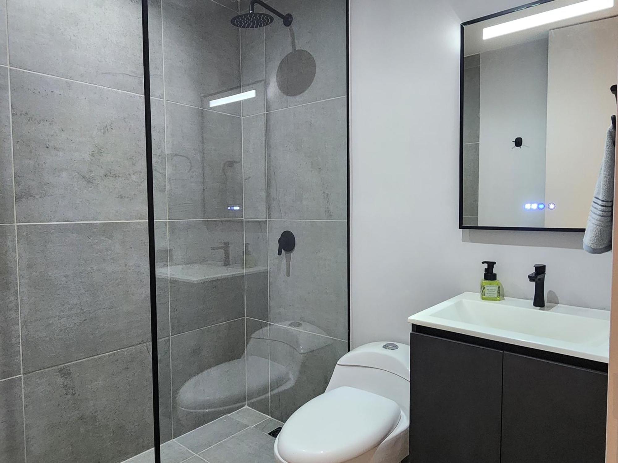 Apartament In The Center Of The Action. Poblado Apartamento