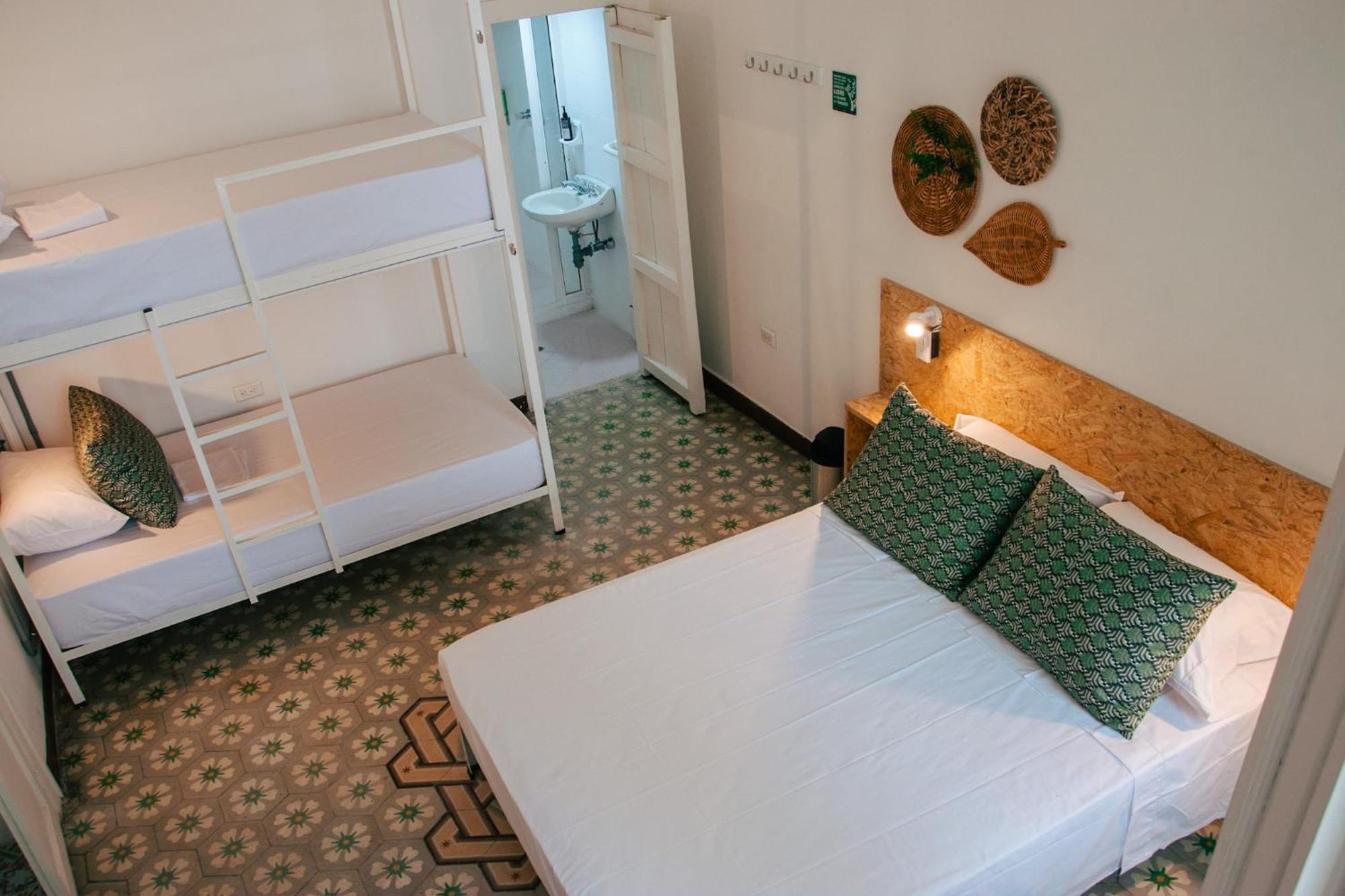 Cordova Hostal *