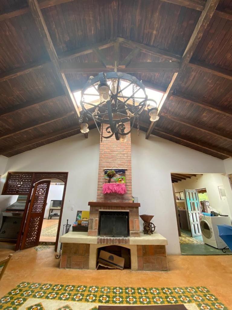 Espectacular Casa En El Corazon De Santa Elena Сasa de vacaciones Medellín