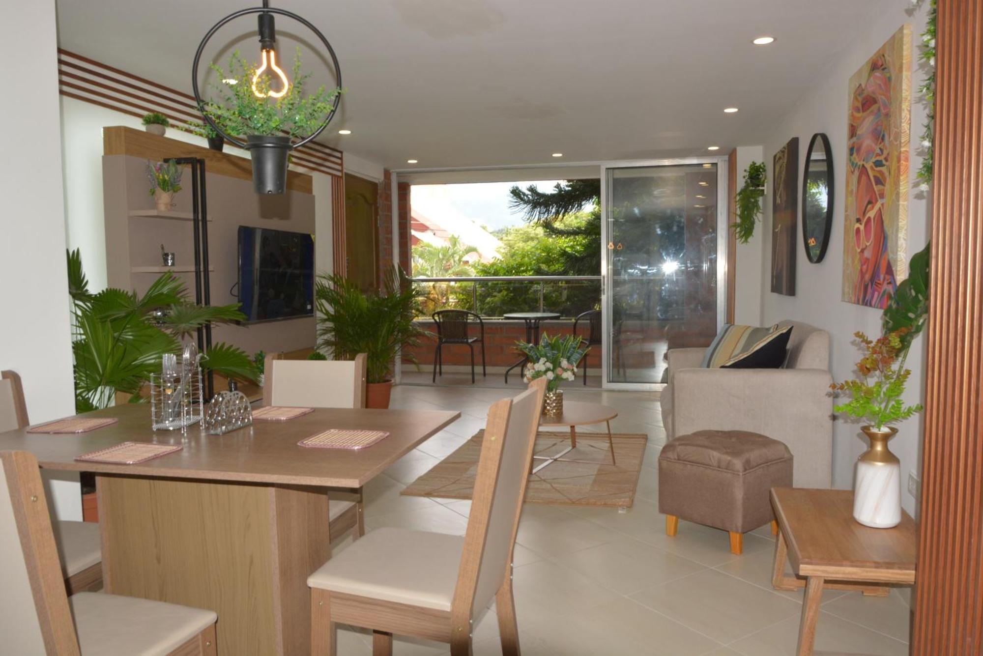 Moderno Y Centrico Con Impresionantes Vistas A La Montana Apartamento