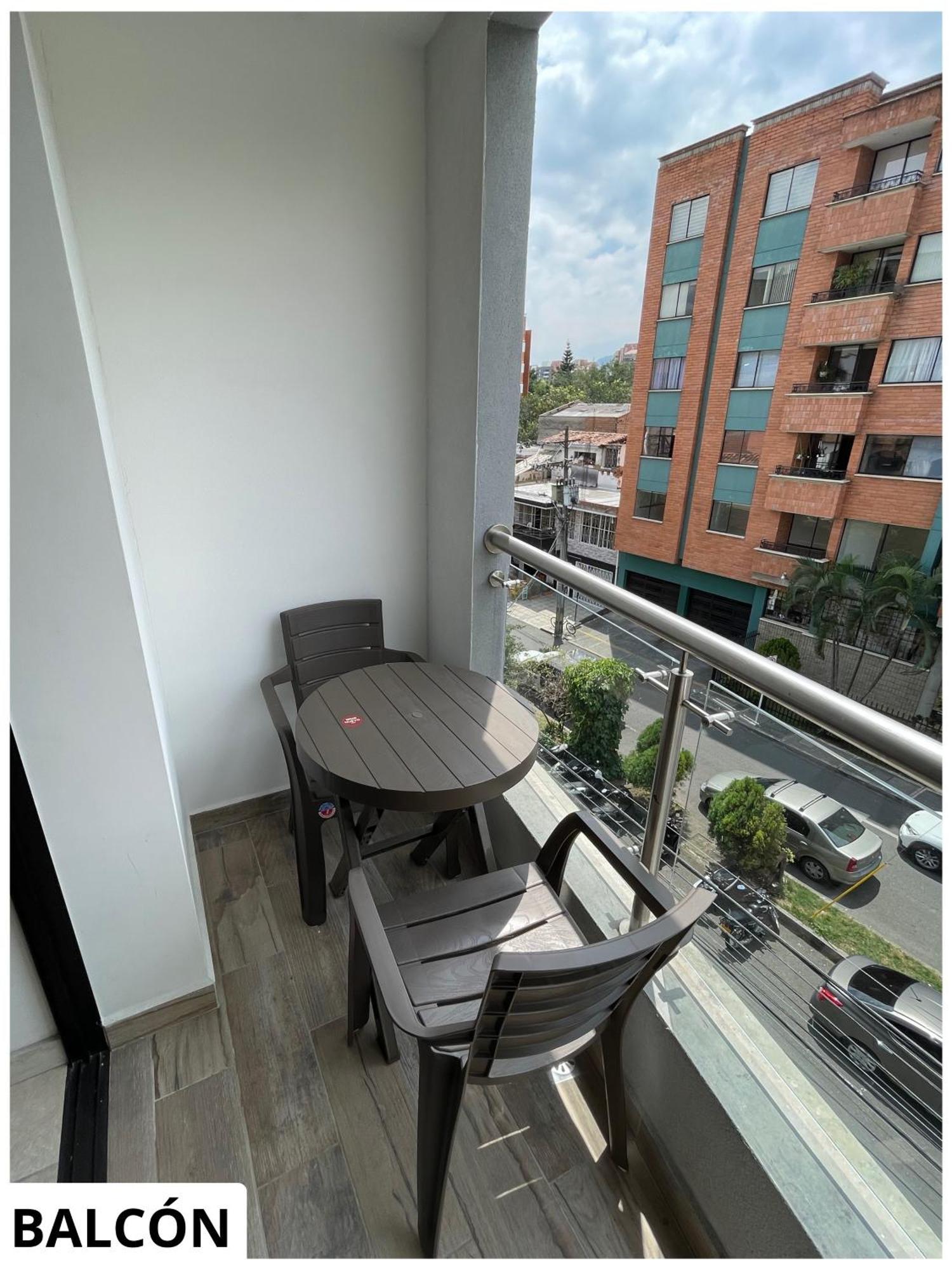 Apartamento En Laureles-medellin Cerca A La 70 Amoblado 402 Apartamento