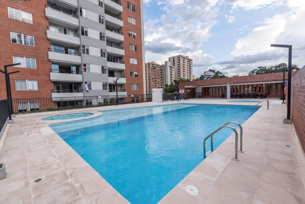 Luxury Brand New In Laureles Apartamento *