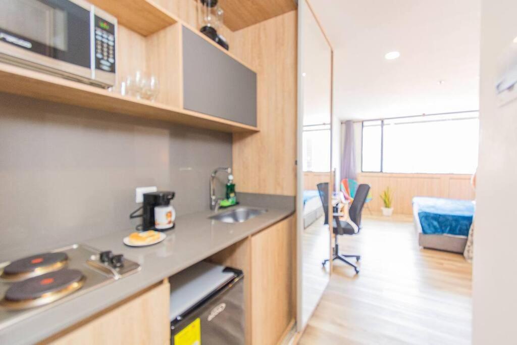 Bright Topfloor A/c, Poblado Coworking1412 *