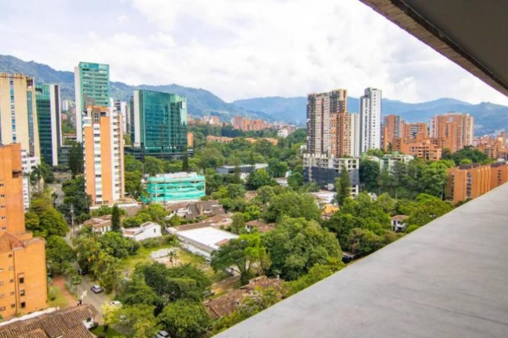 Bright Topfloor A/c, Poblado Coworking1412 Medellín