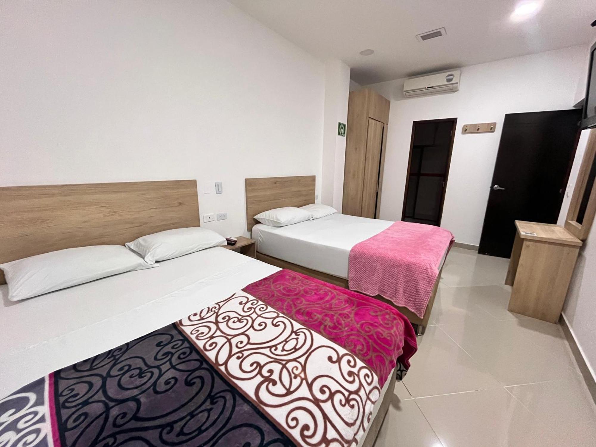 Laureles Park Hotel 3*