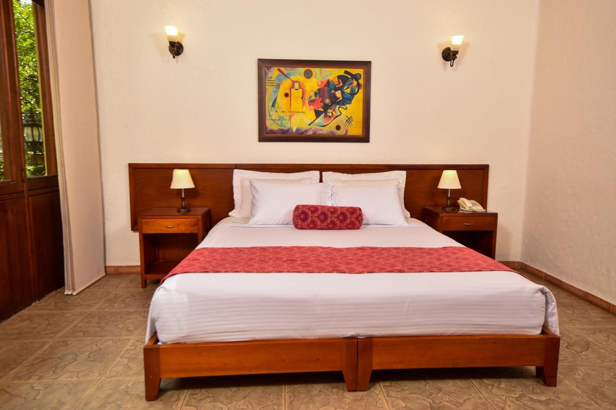 Hotel La Campana Boutique 3*