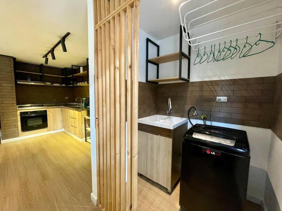 Descubre El Encanto Del Barrio Laureles Medellín