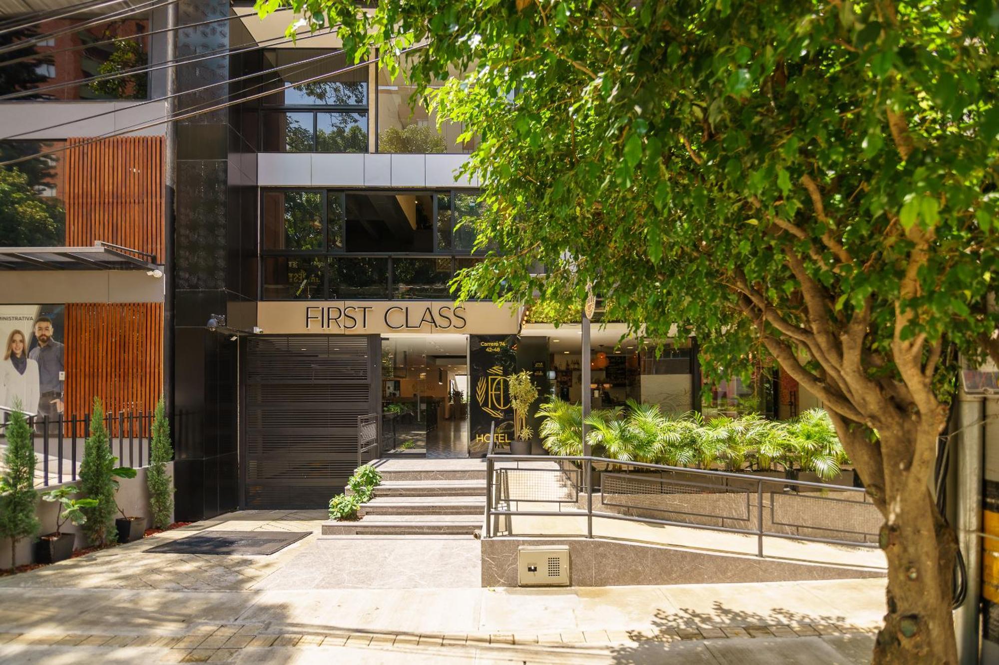 First Class Hotel