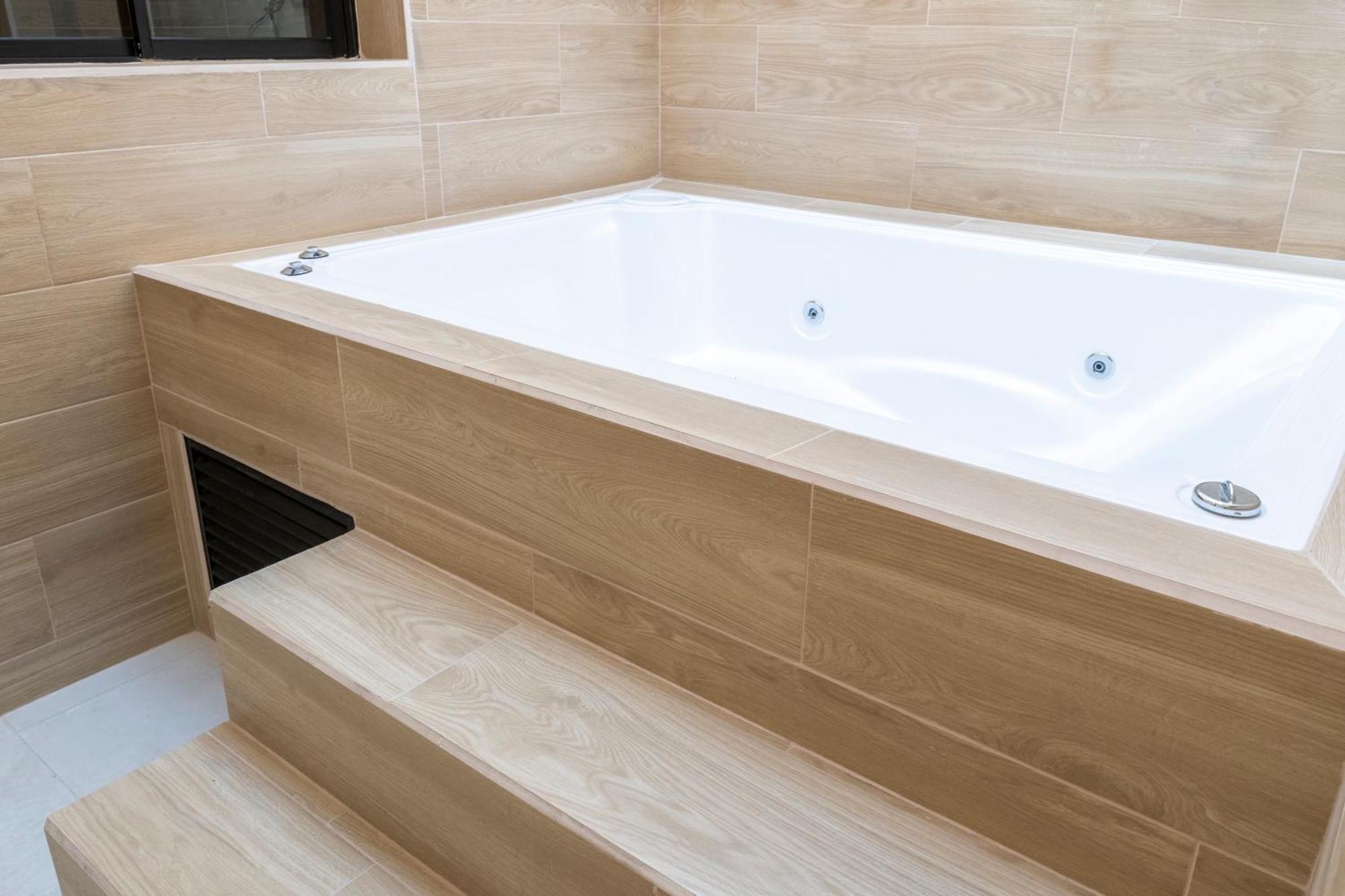 Apartamento Cozy Located In Manila With Jacuzzi And Ac Medellín