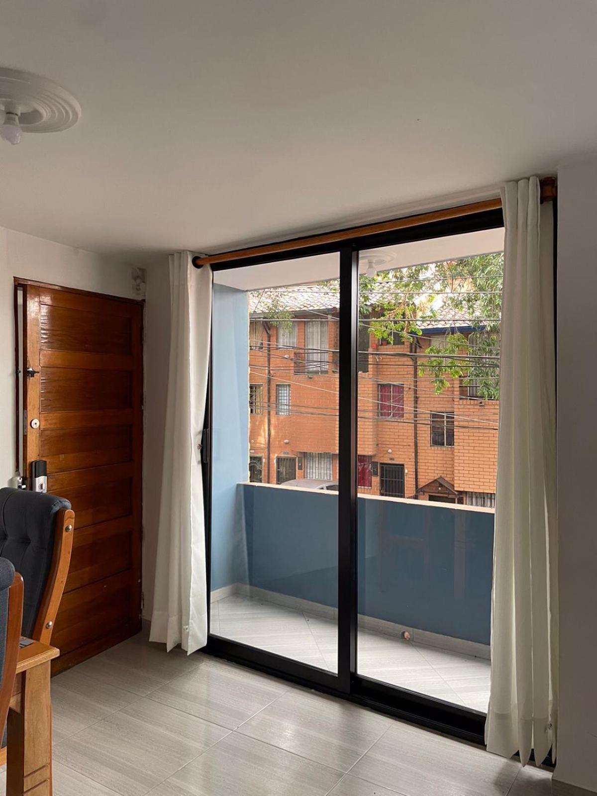 Cozy In A Neighborhood Apartamento