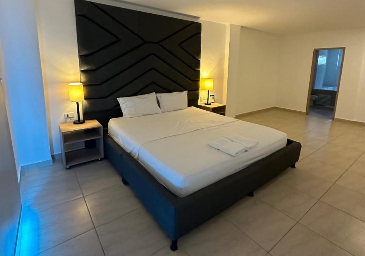 Opera, Centro Medellin, Entertainment,y Bar, Solo Adultos 4* Medellín