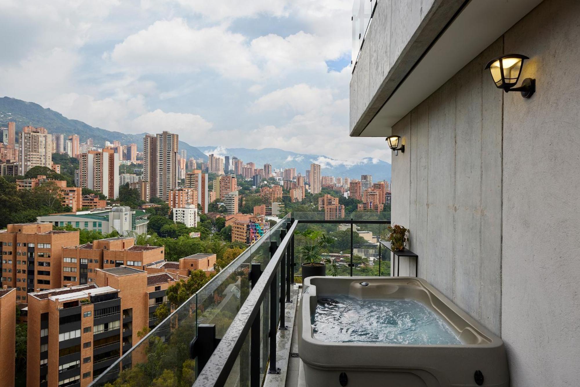 Apartahotel Wake - Branded Residences 4*