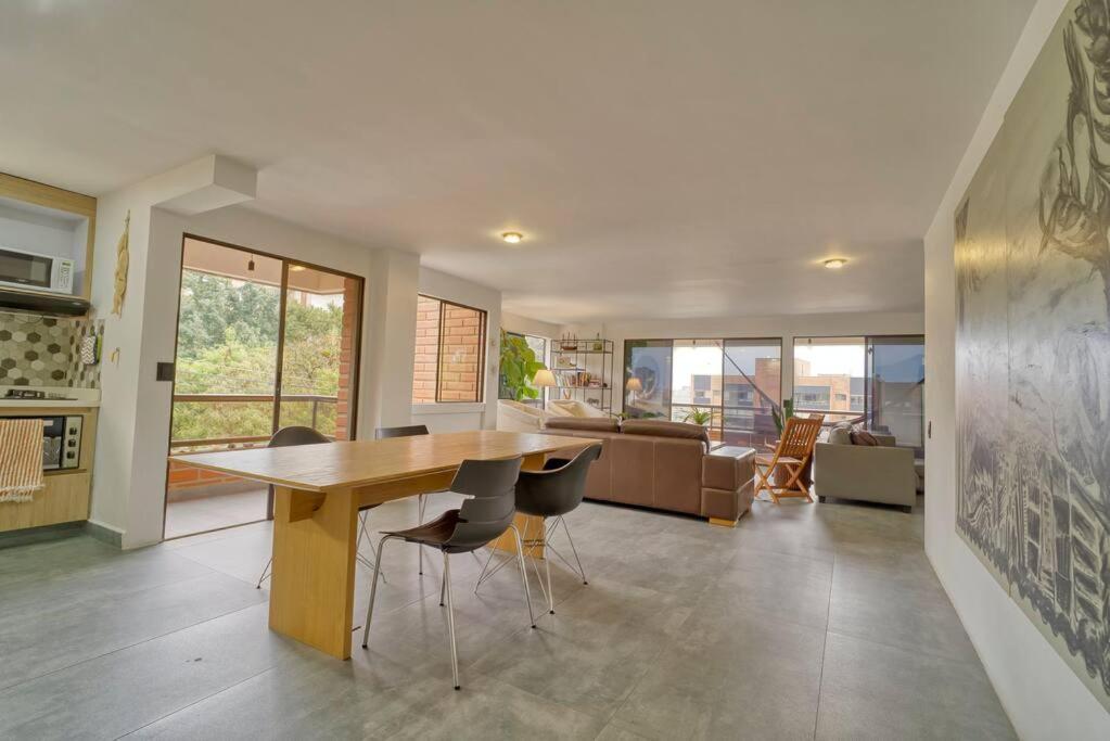 Hidden Gem Of Poblado! Location & Tranquillity Apartamento Medellín