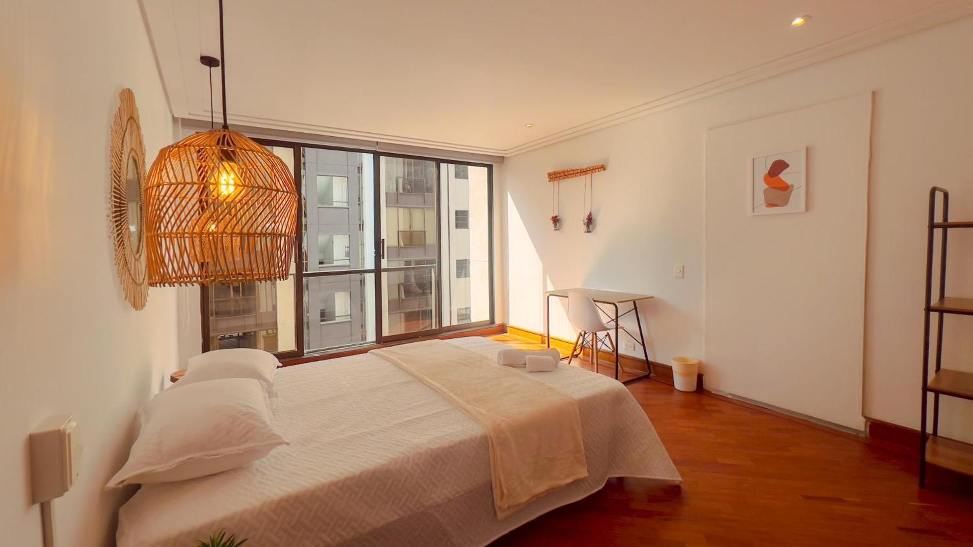 Apartamento Amplia Con Bano Compartido Poblado-b12
