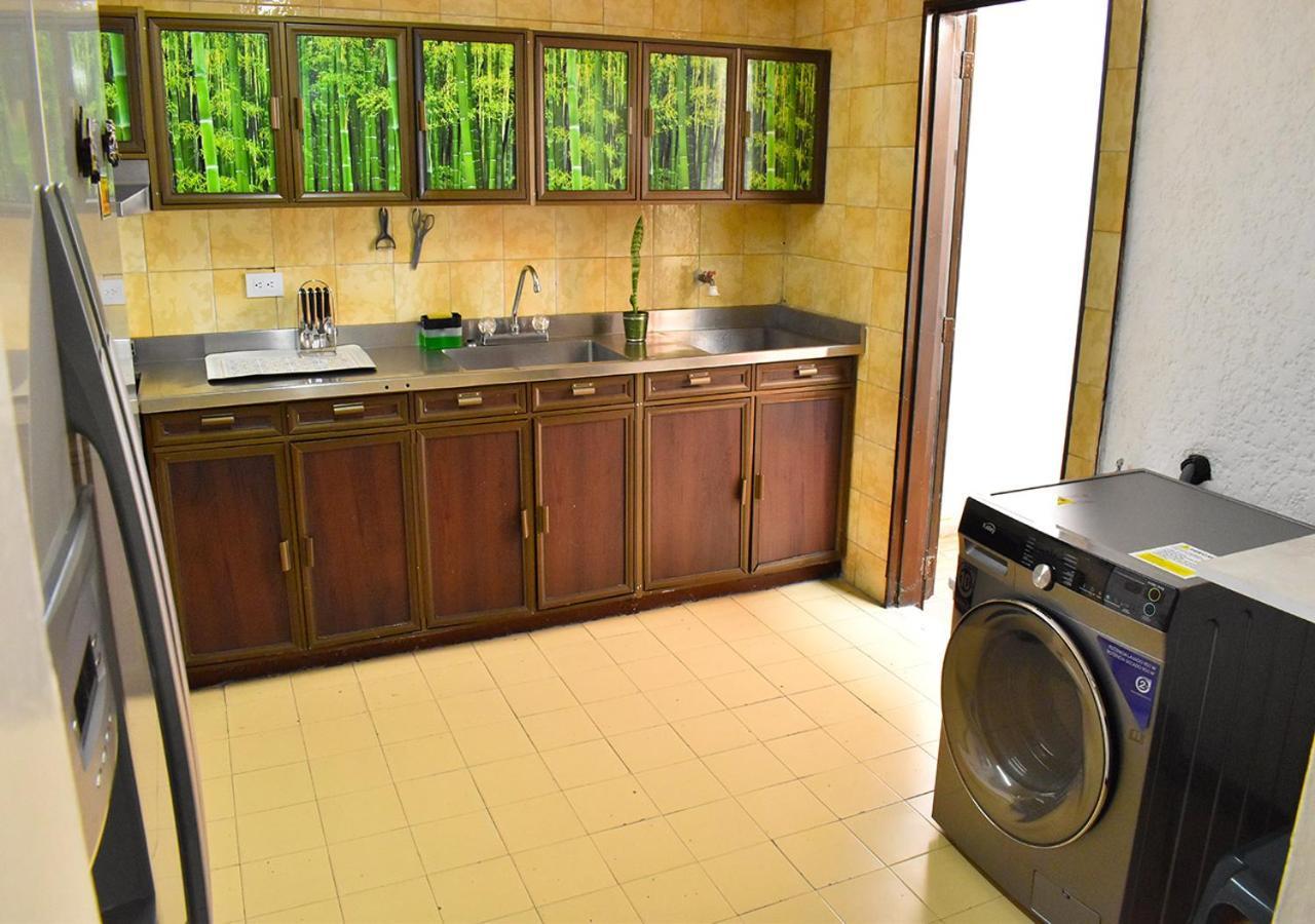 Сasa de vacaciones Casangel Hogar Familiar En Sector Exclusivo Cerca Al Aeropuerto Local Frente Al Poblado *
