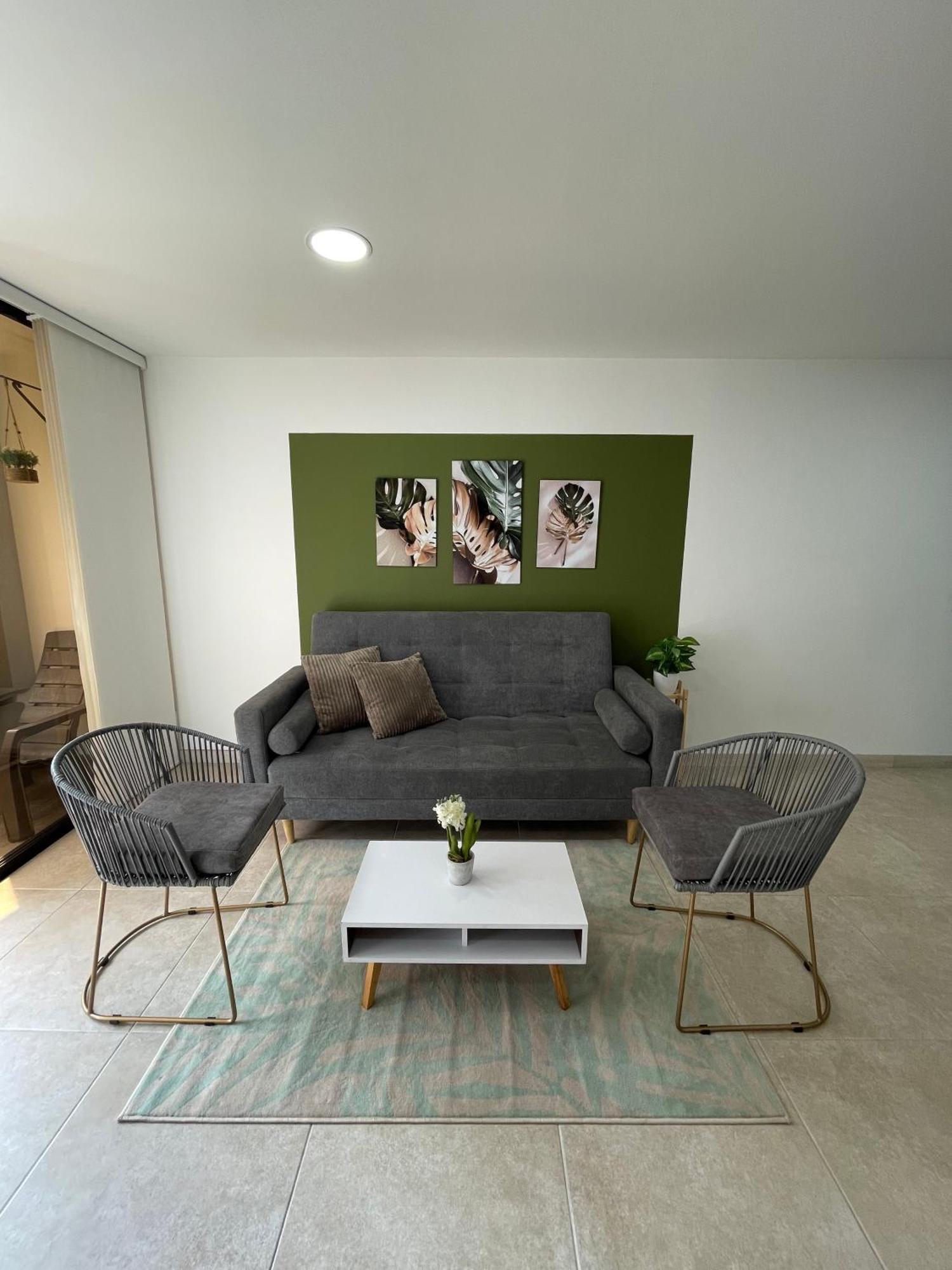En Laureles Aire Acondicionado Apartamento *