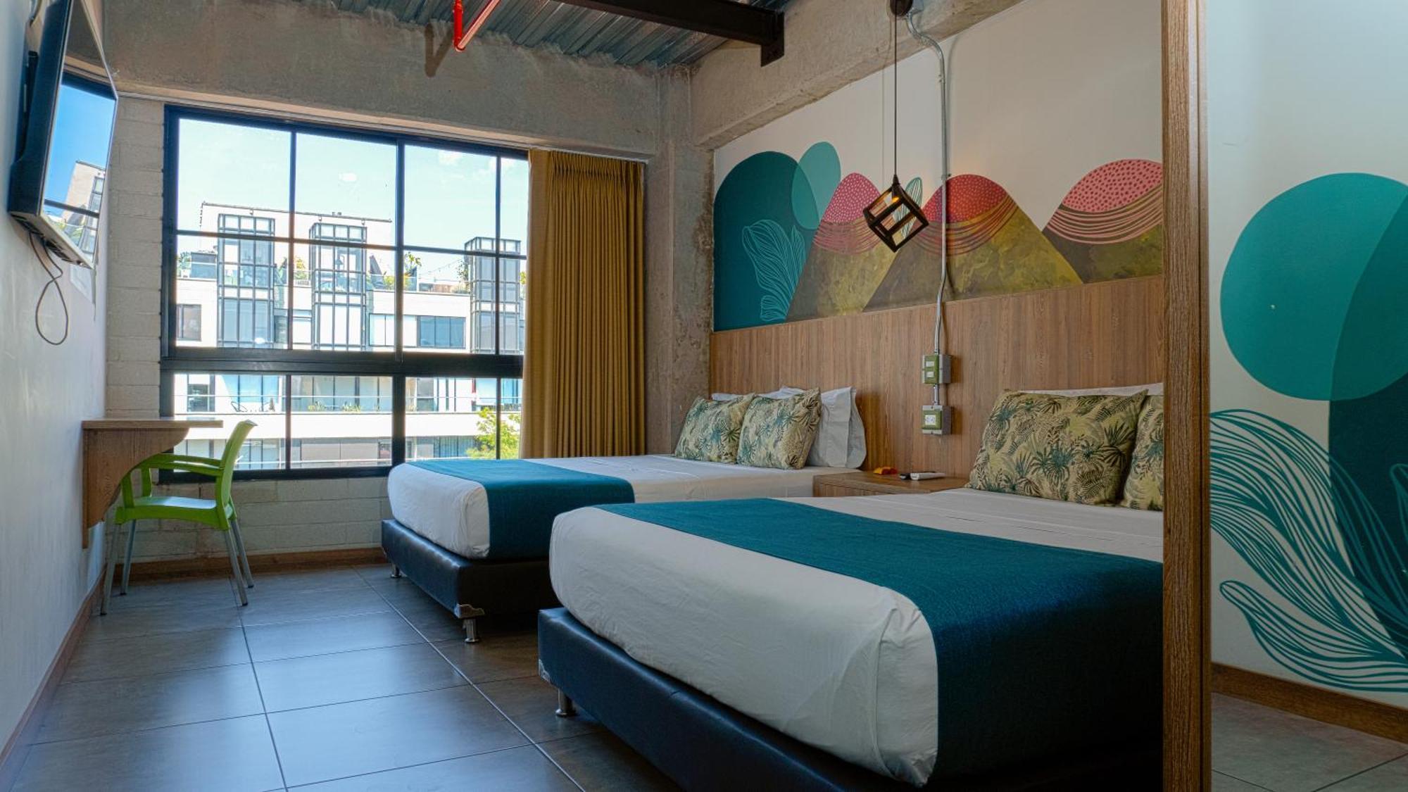 Patios Hostal *
