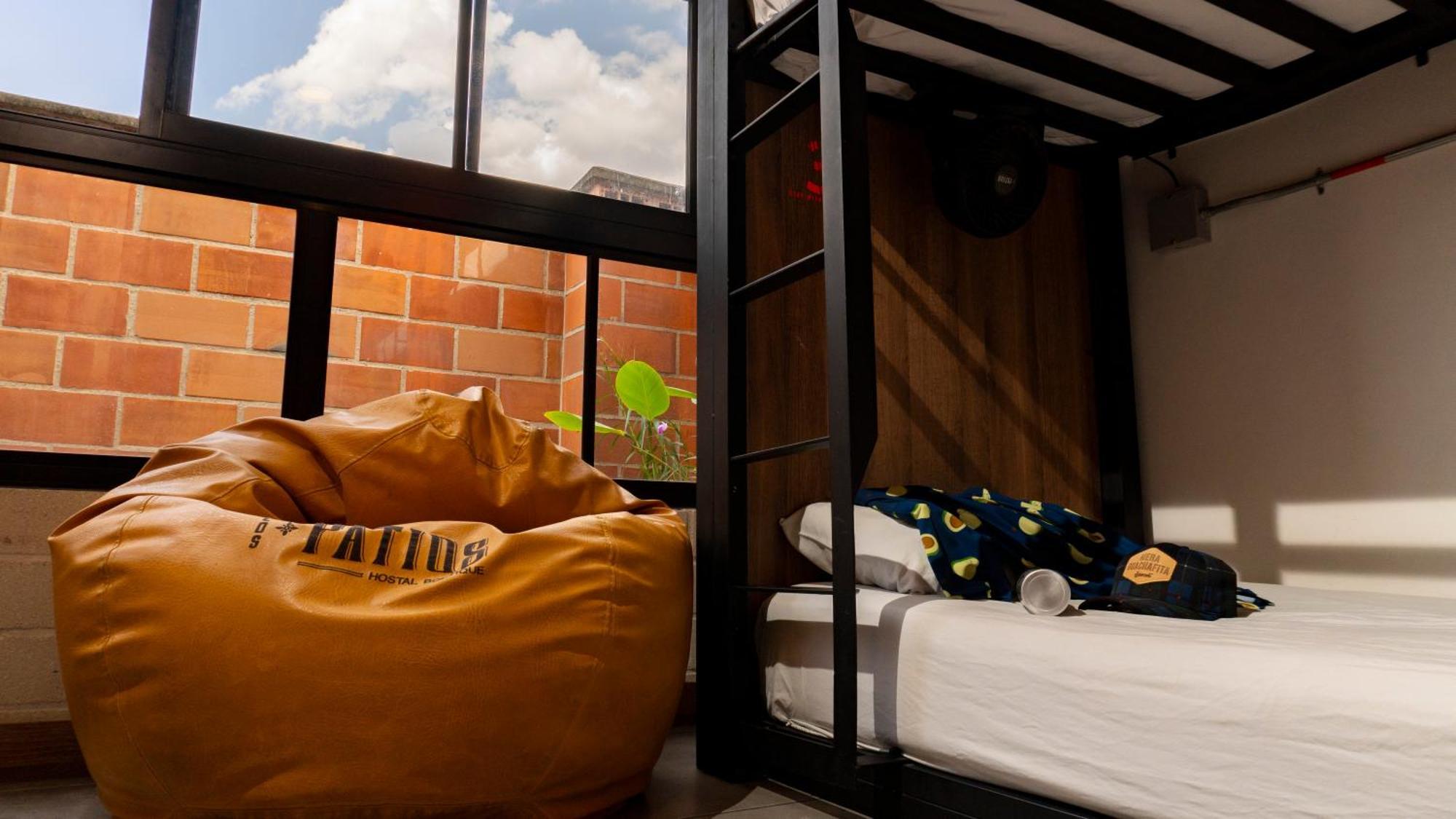 Patios Hostal *