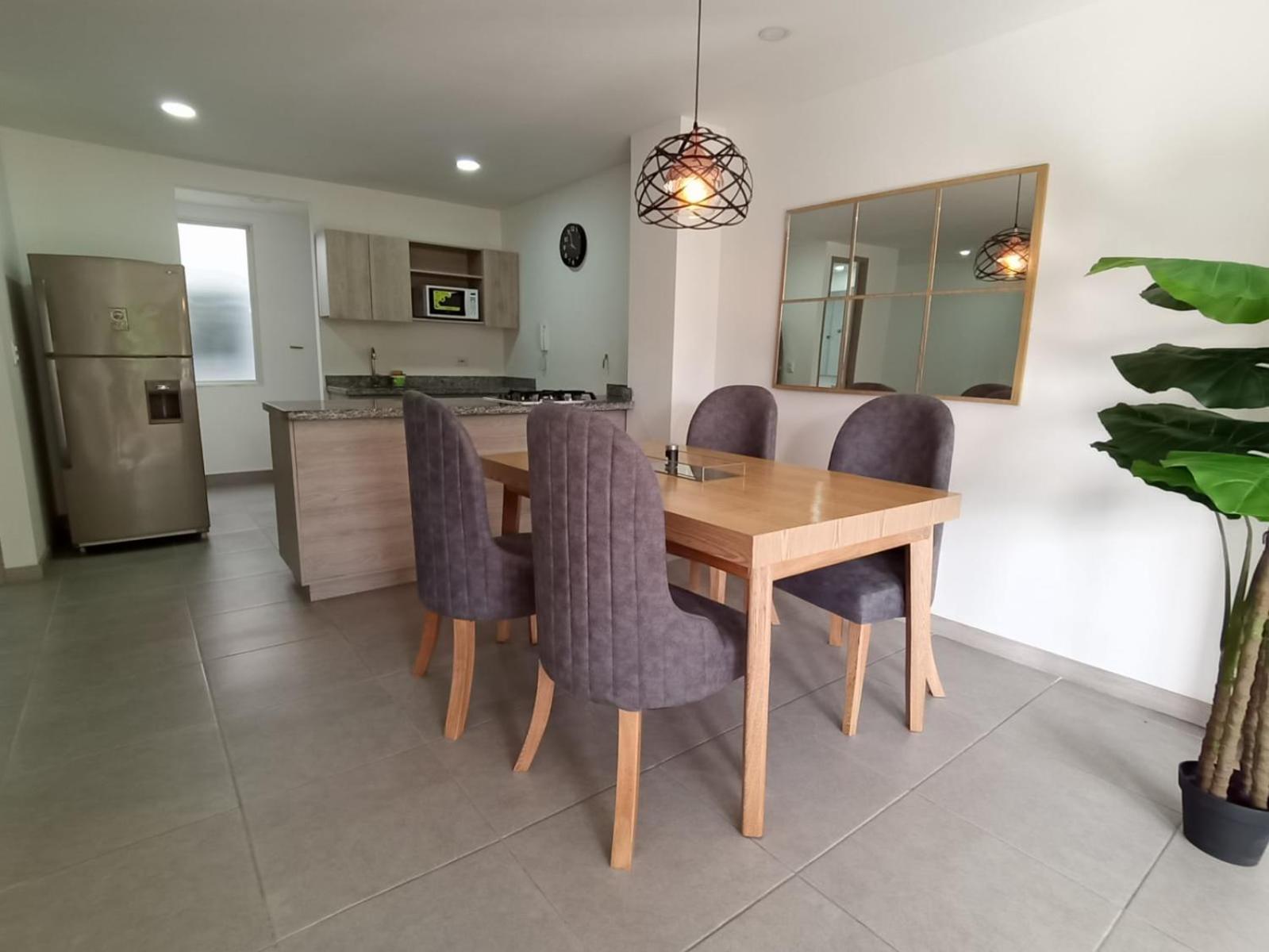 Laureles, Avenida 80 Medellin, Exclusivo