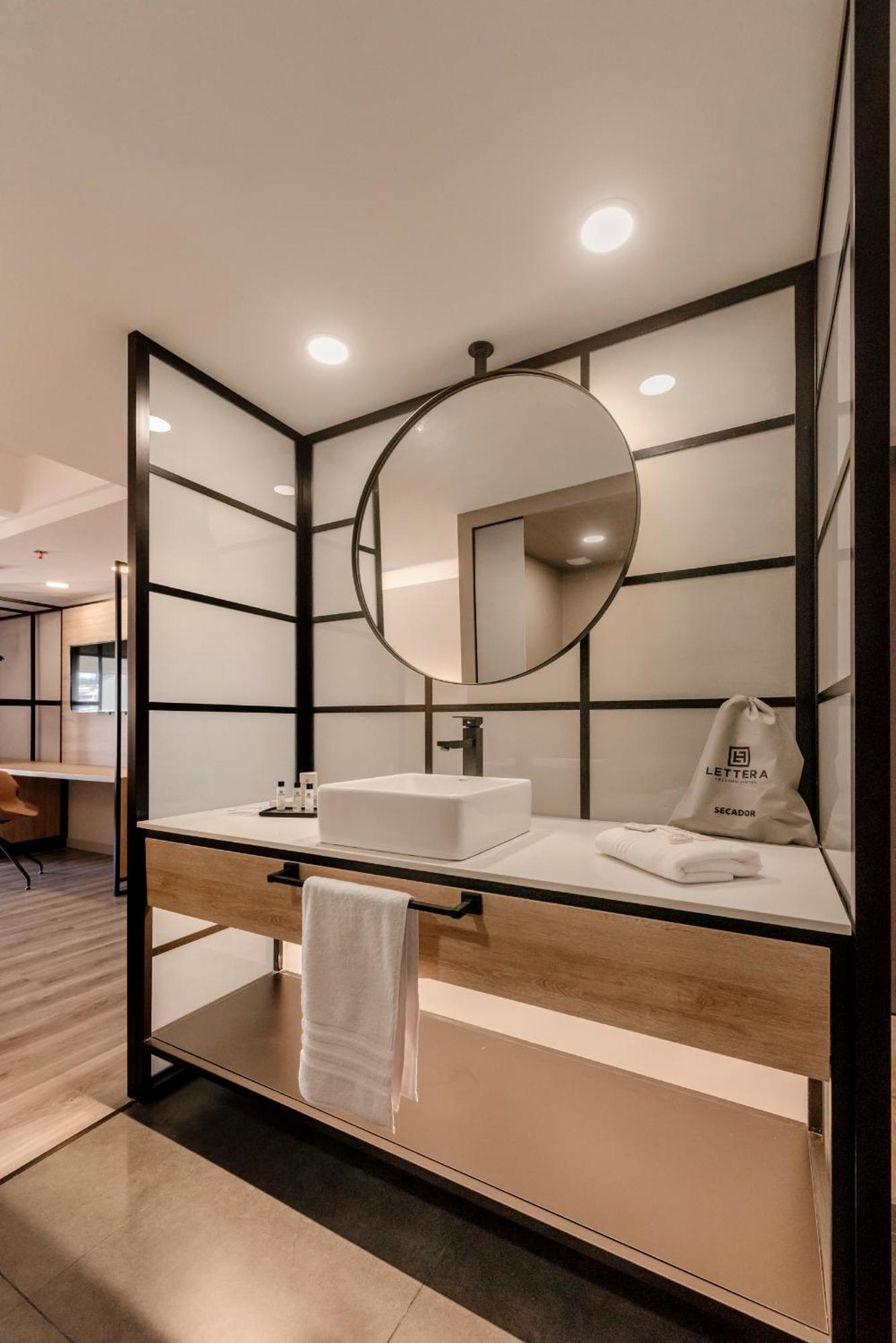 Lettera 4* Medellin