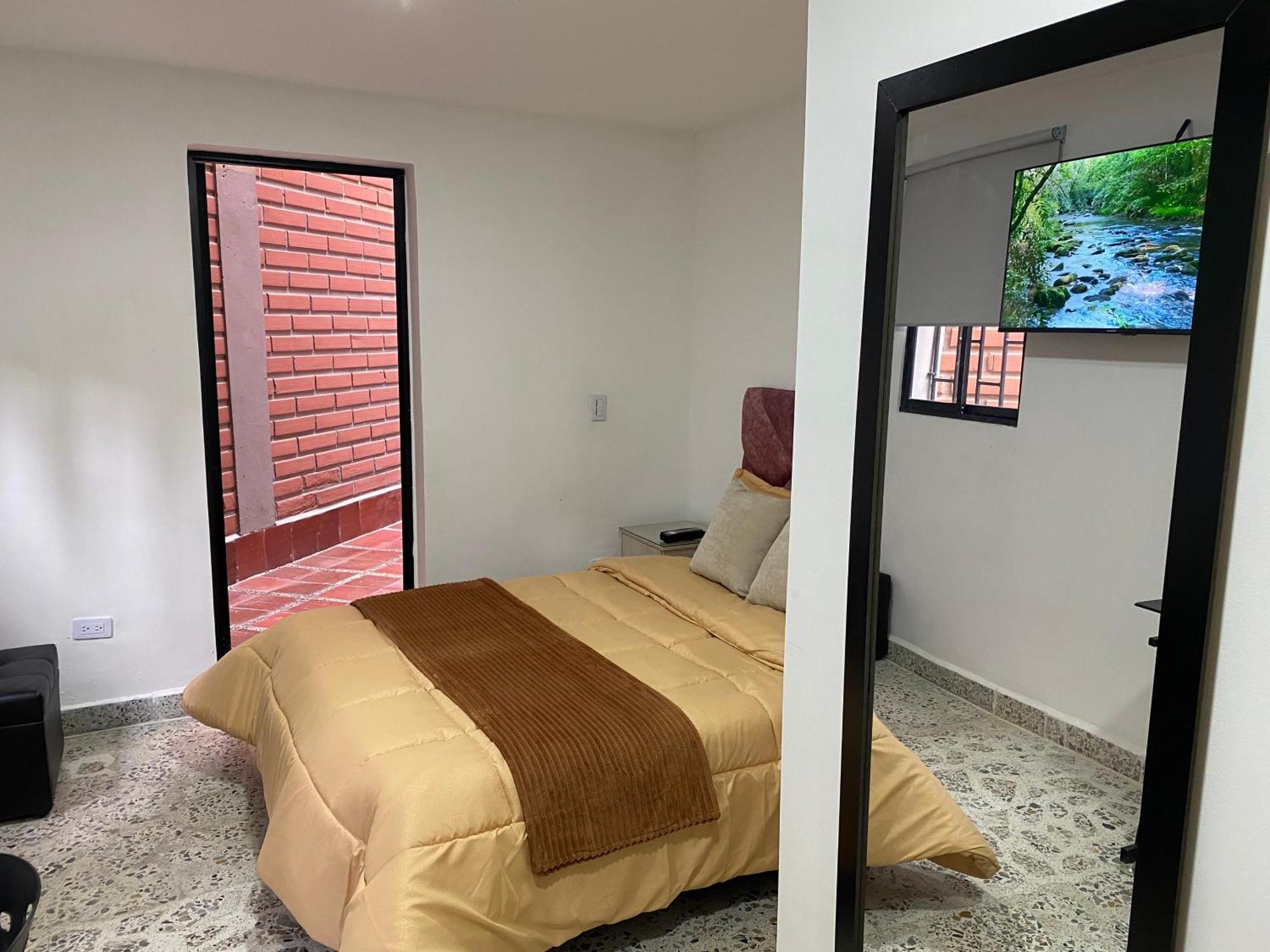 Loft & Parking El Poblado Closest To 102 Apartamento