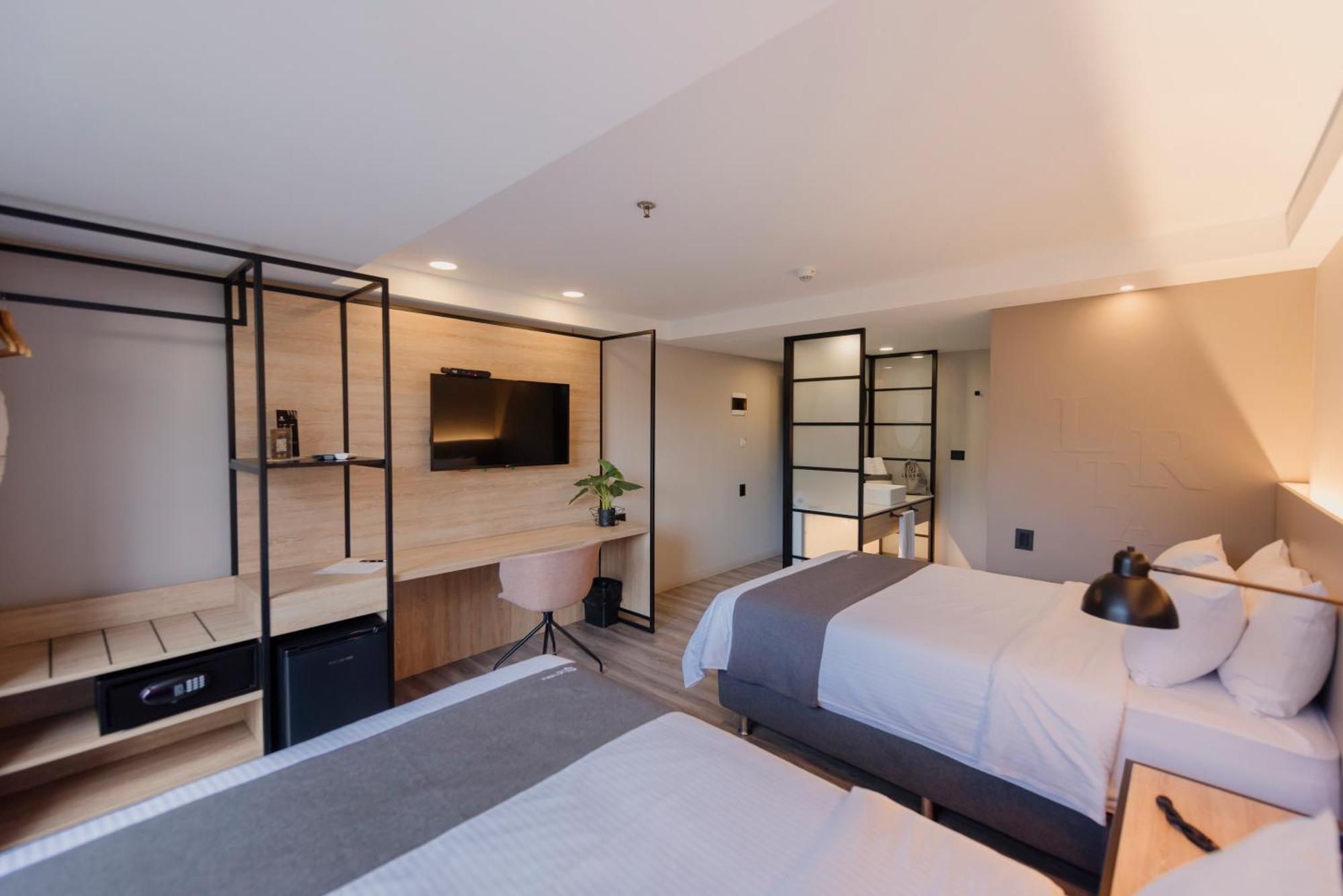 Hotel Lettera 4*