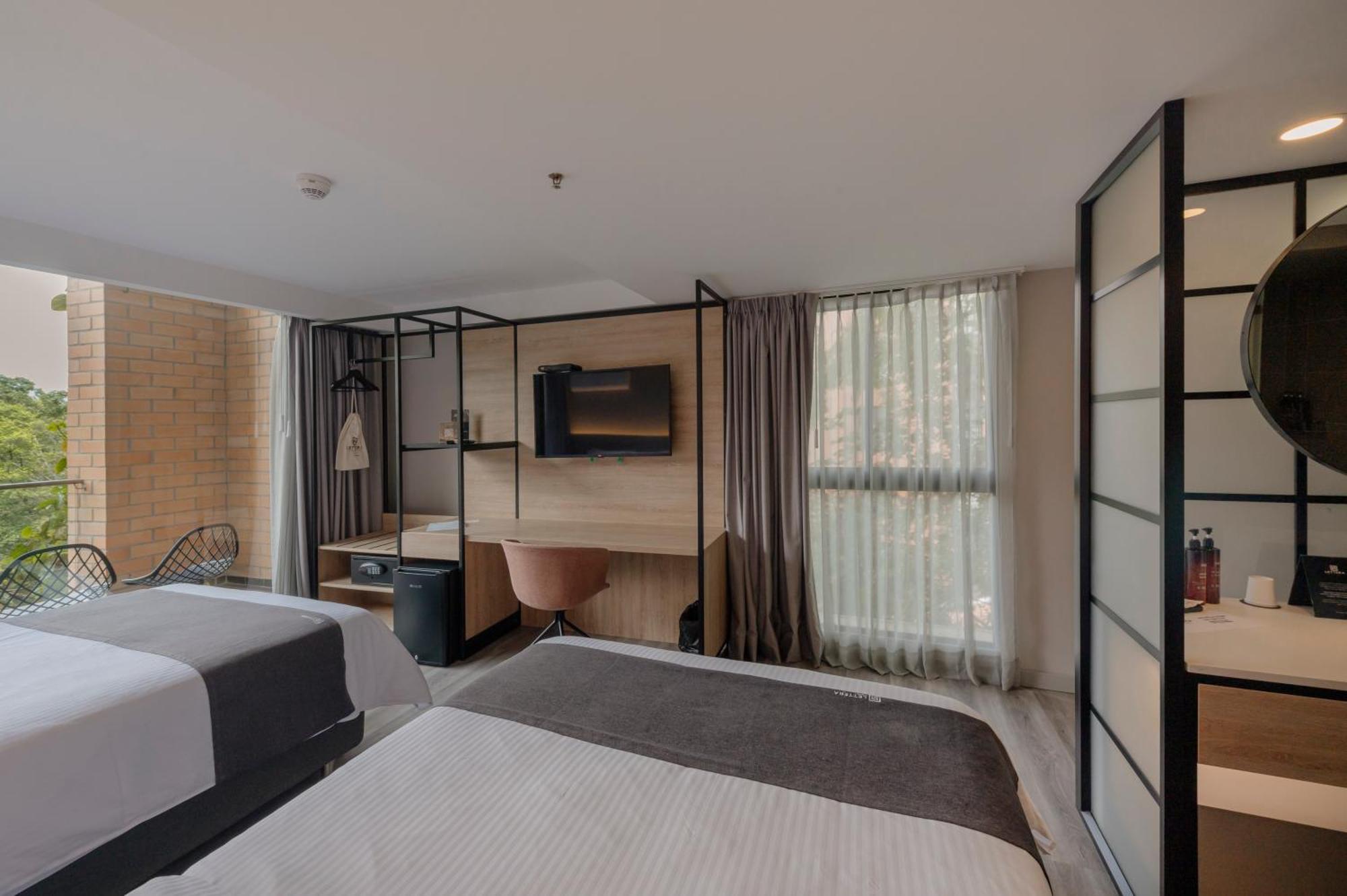 Lettera 4* Medellin