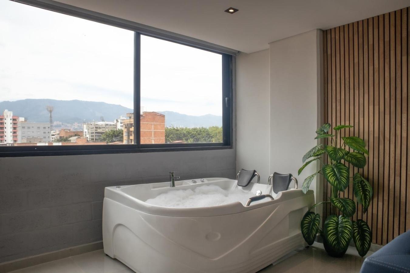 Jacuzzi Comfort Aparta-suite Stadio Rosa Negra Apartment
