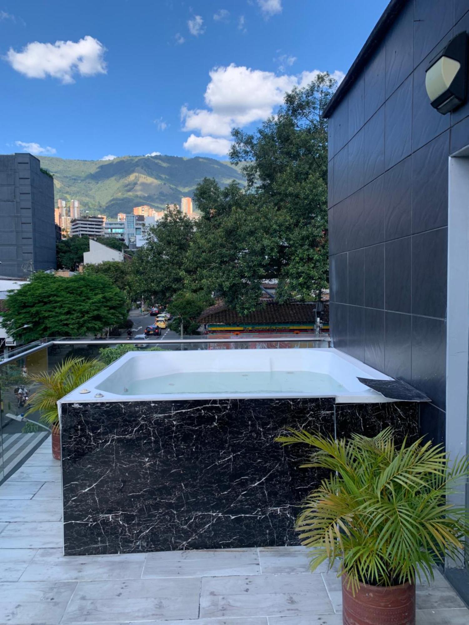 Apartamento 11 Bedroom-2 Floors Jacuzzi & Rooftop Pool At Poblado