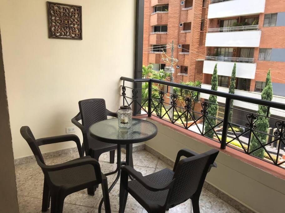 Laureles 301 *