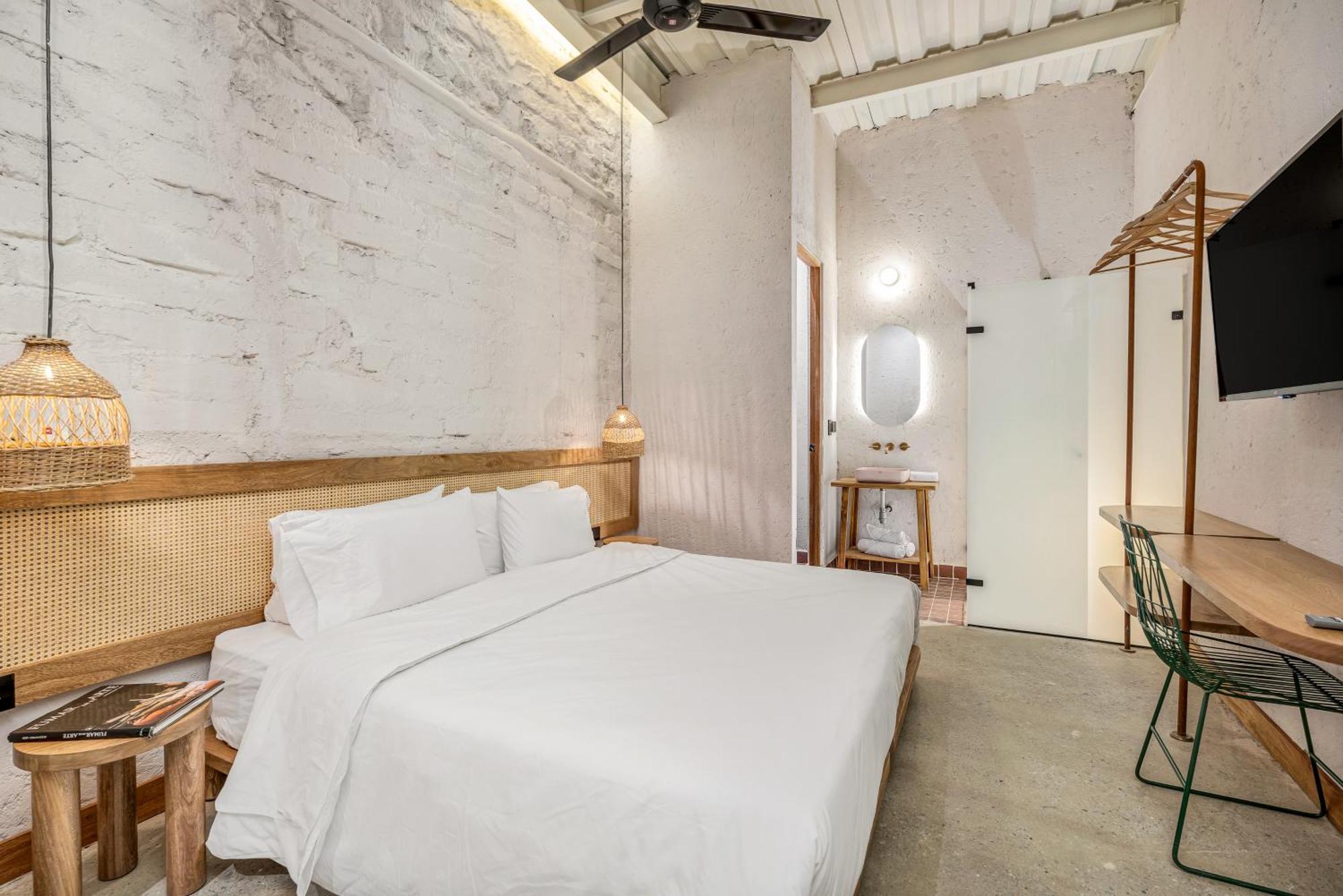 Hotel Botanica Casa Manila By Housy Host 4*