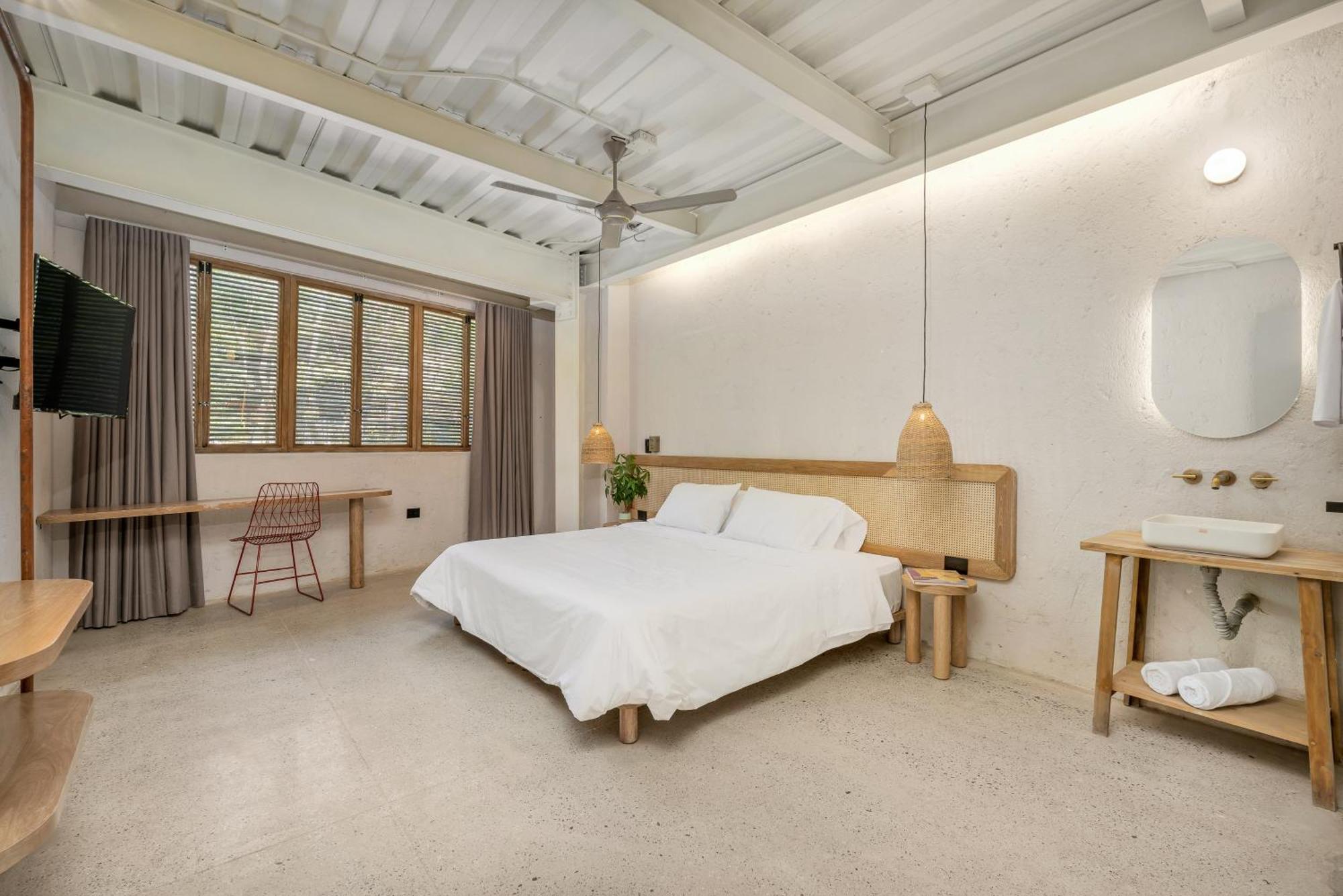 Botanica Casa Manila By Housy Host 4* Medellín
