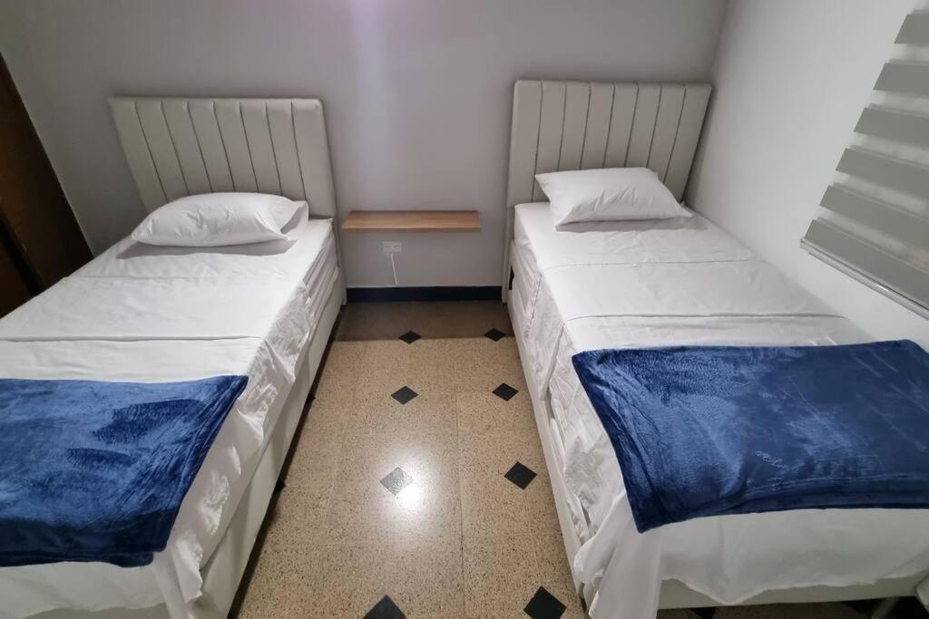Amplia Y Comoda Casa En La 70 *