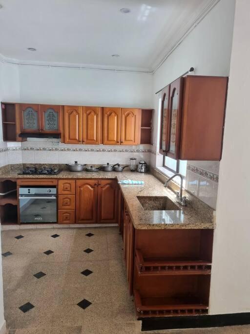 Amplia Y Comoda Casa En La 70 Сasa de vacaciones *