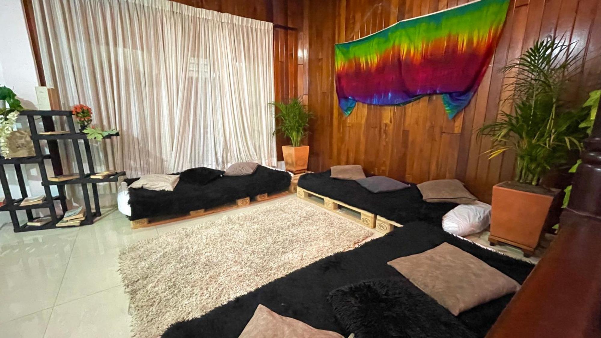 Homer Colors - Tu Hogar En 20 Personas Medellín