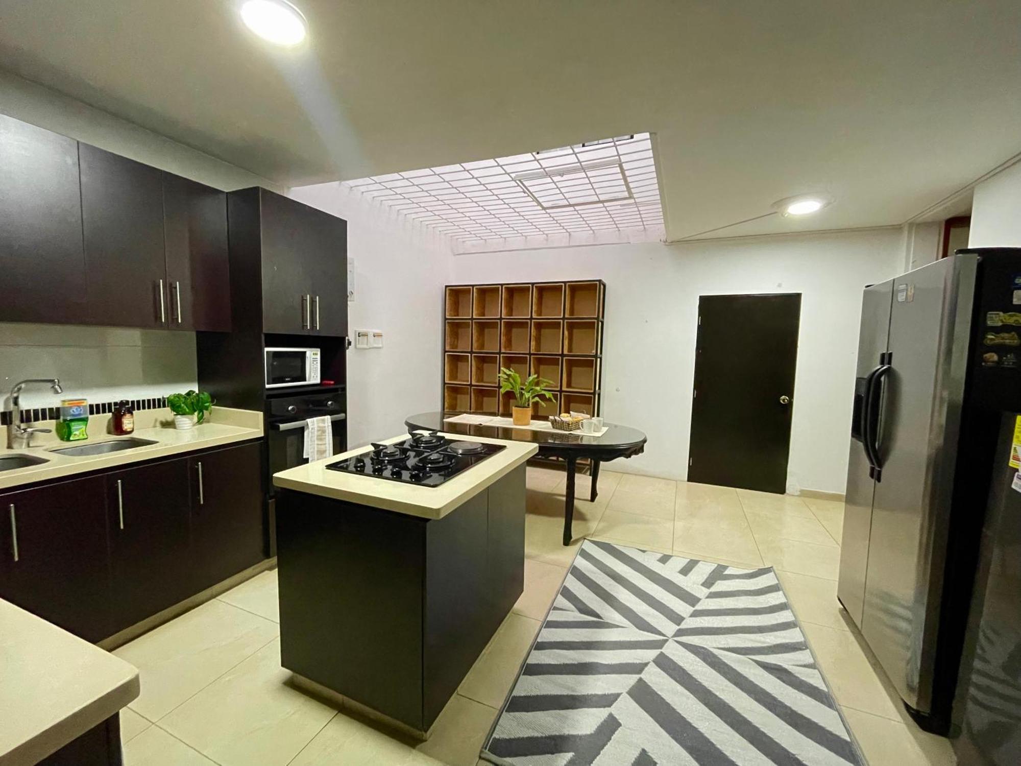 Homer Colors - Tu Hogar En 20 Personas Pensión Medellín