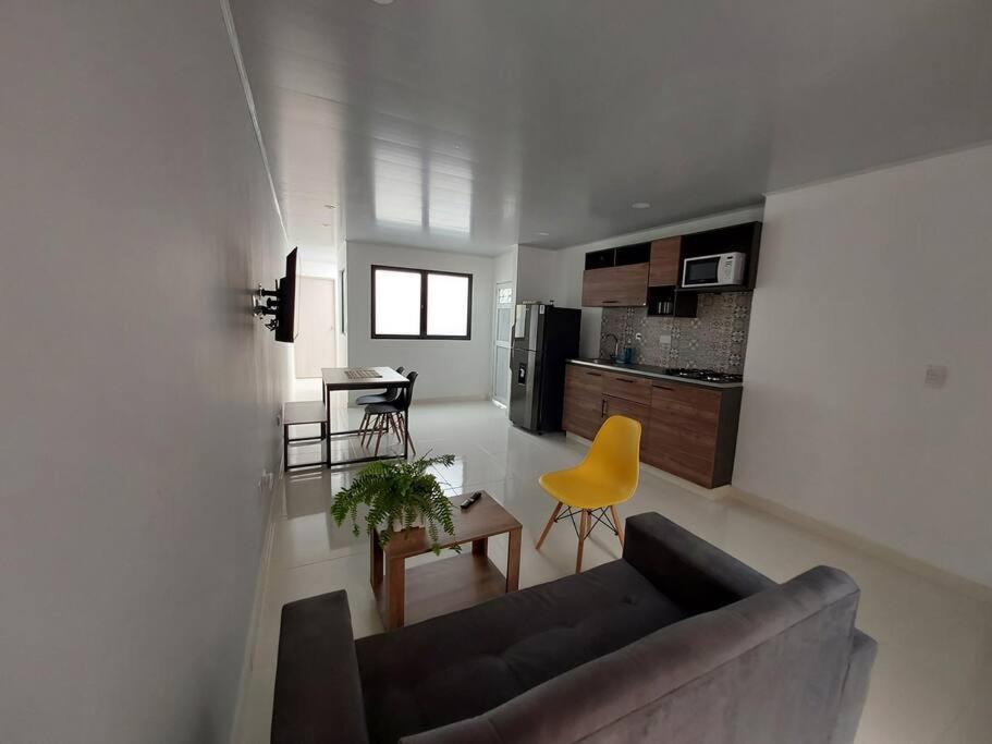 Apartamento Amplio Y Moderno Medellín