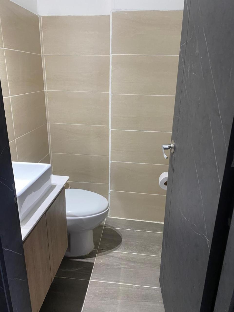 Hermoso Y Nuevo Apartamento En Conquistadores 1601 *