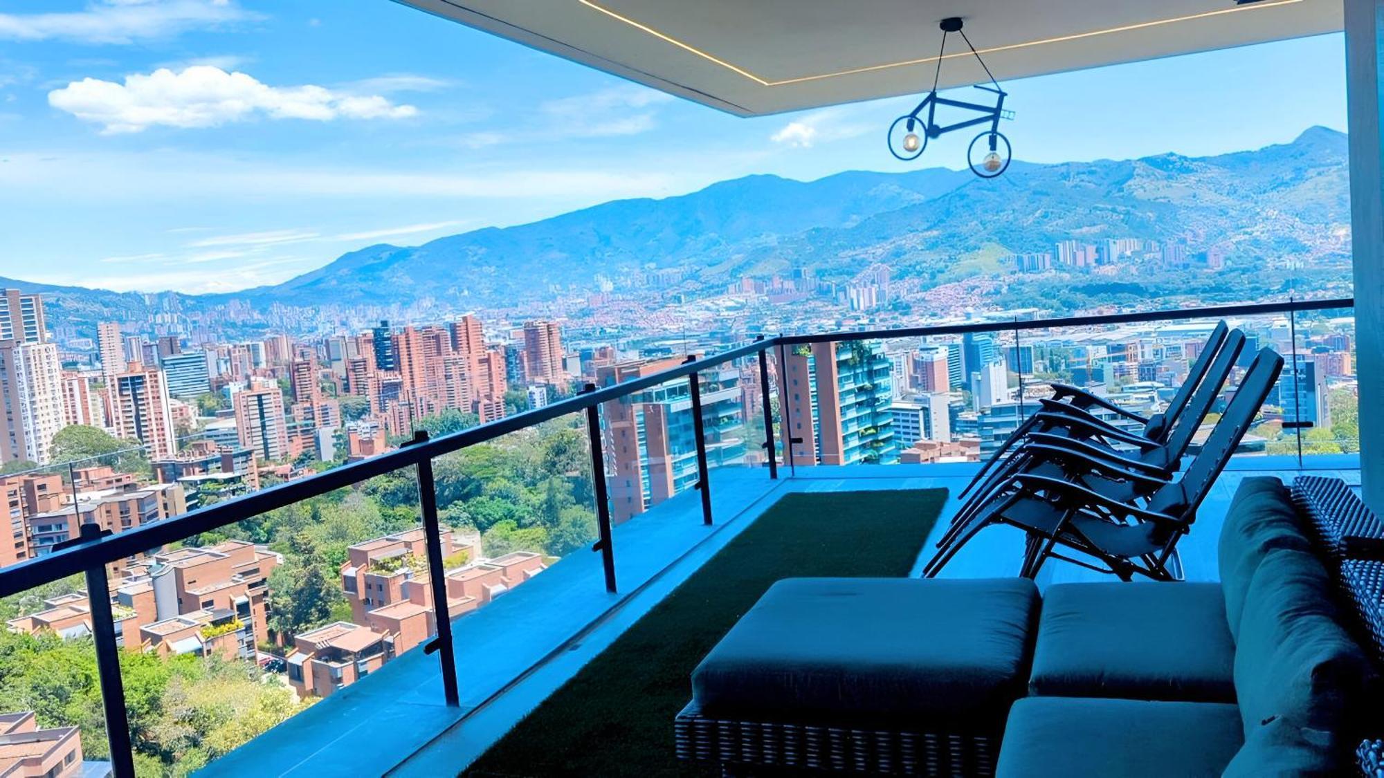 Apartamento De Lujo Con Vista Panoramica En Medellín