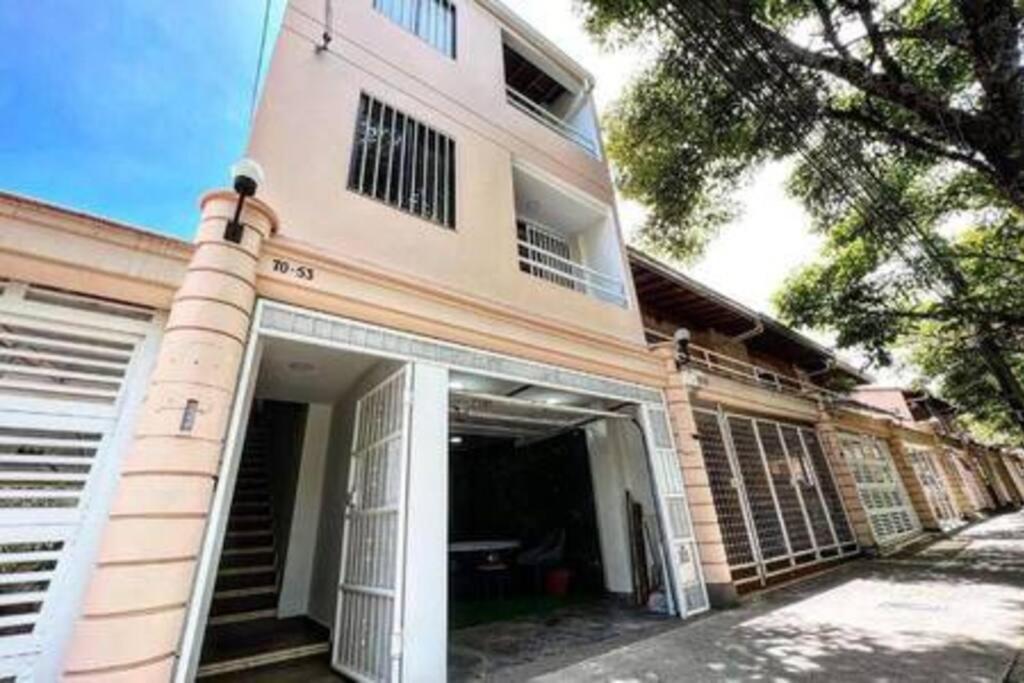 Apartamento Alquiler Cerca A Clinica Americas Ark201 By Roots *