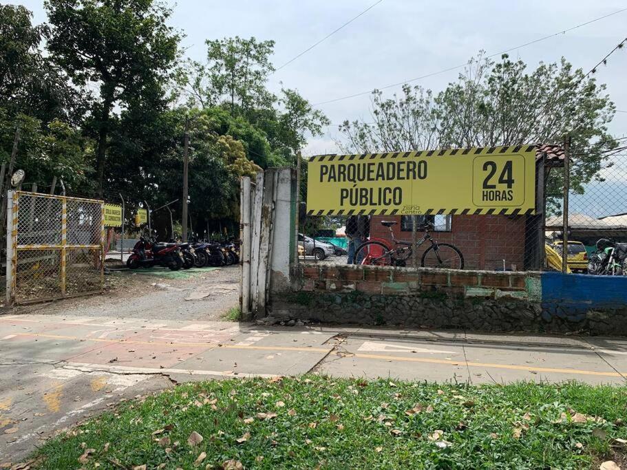 Alquiler Cerca A Clinica Americas Ark201 By Roots * Medellín
