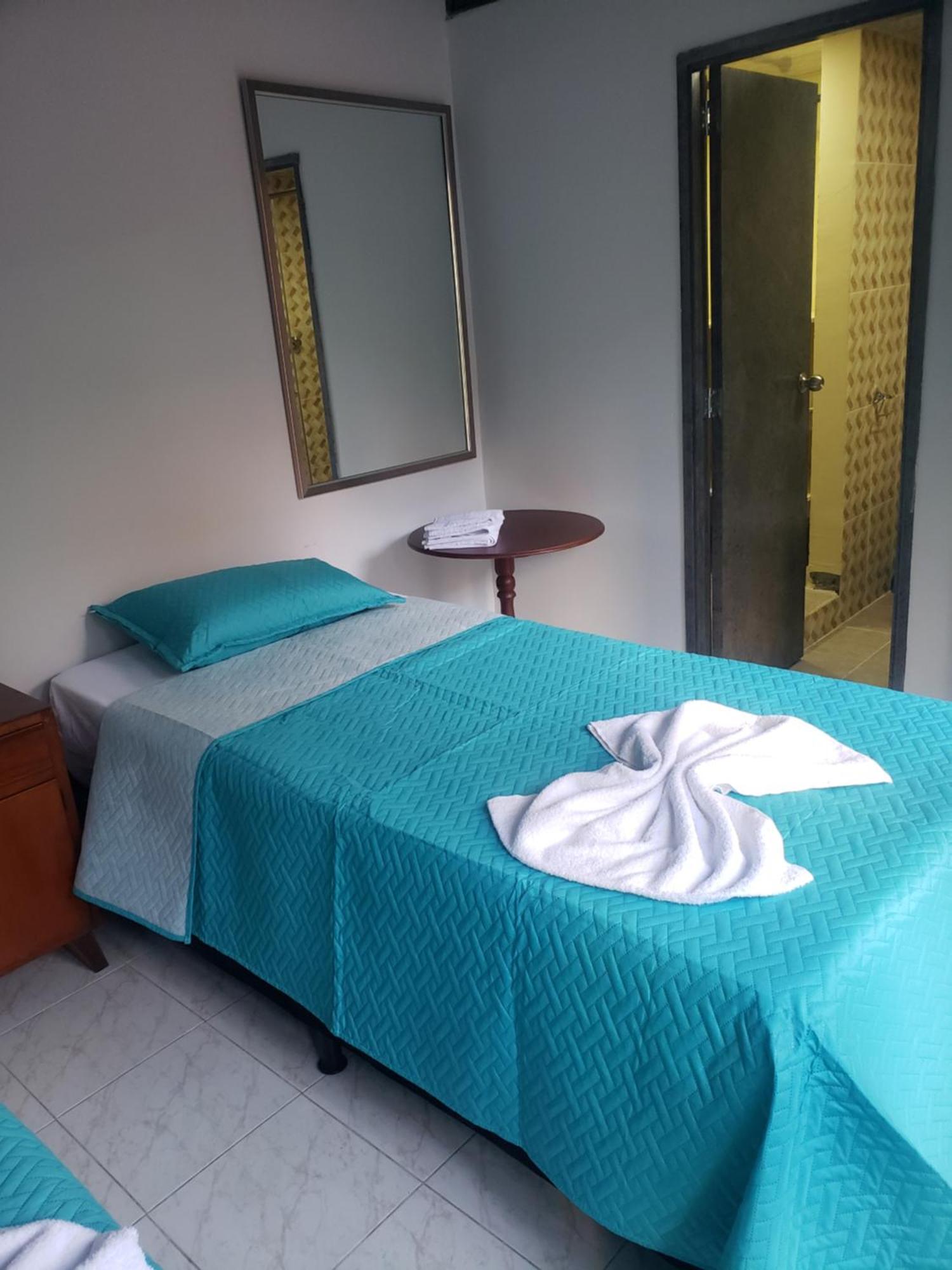 Pensión Casahotel La 33 *
