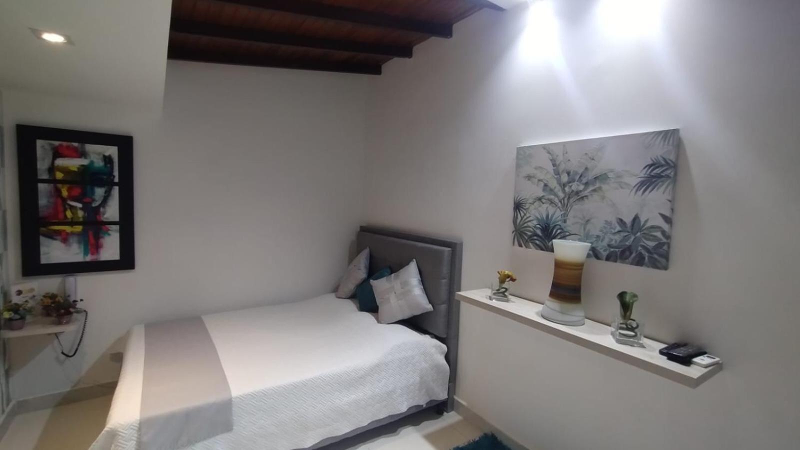 Simon Hotel