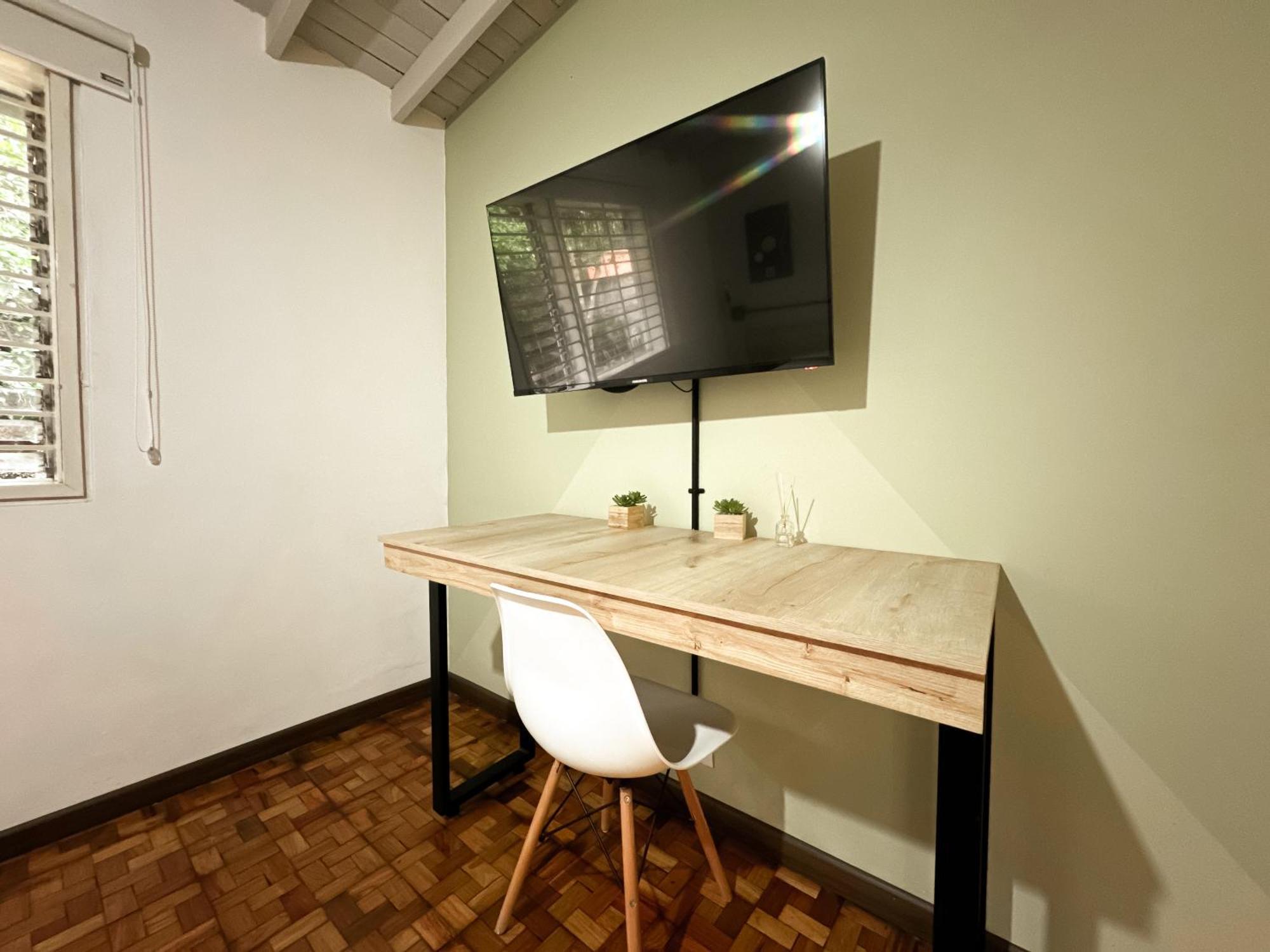 Apartment Amueblado En Poblado Frn106 By Roots *