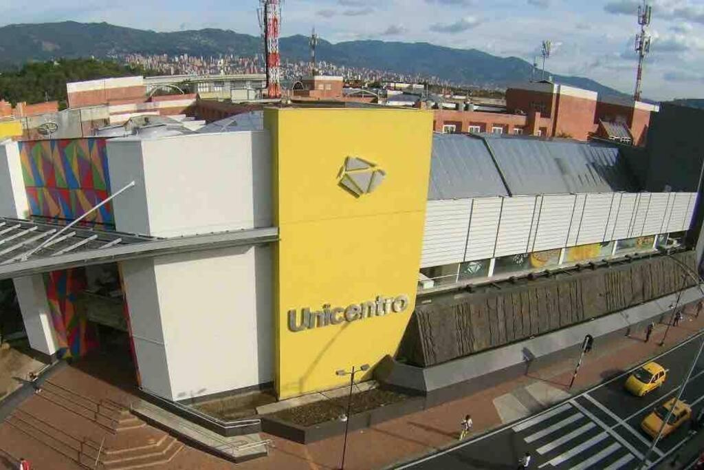 Apartamento Laureles Excelente Ubicacion La 70 Estadio, Cerca Al Poblado Medellín