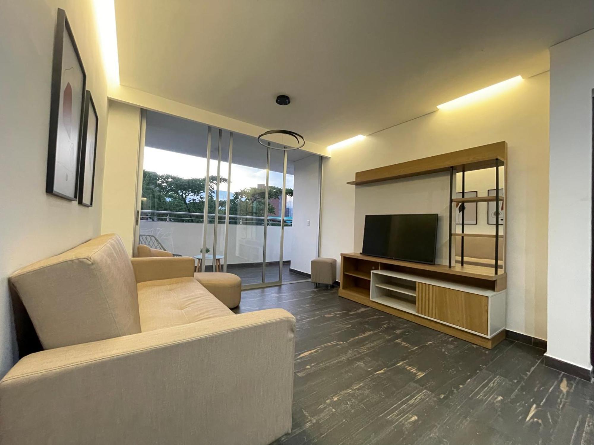 Plazetto Laurles Bonito De 3 Alcobas Parquedero Apartamento Medellín
