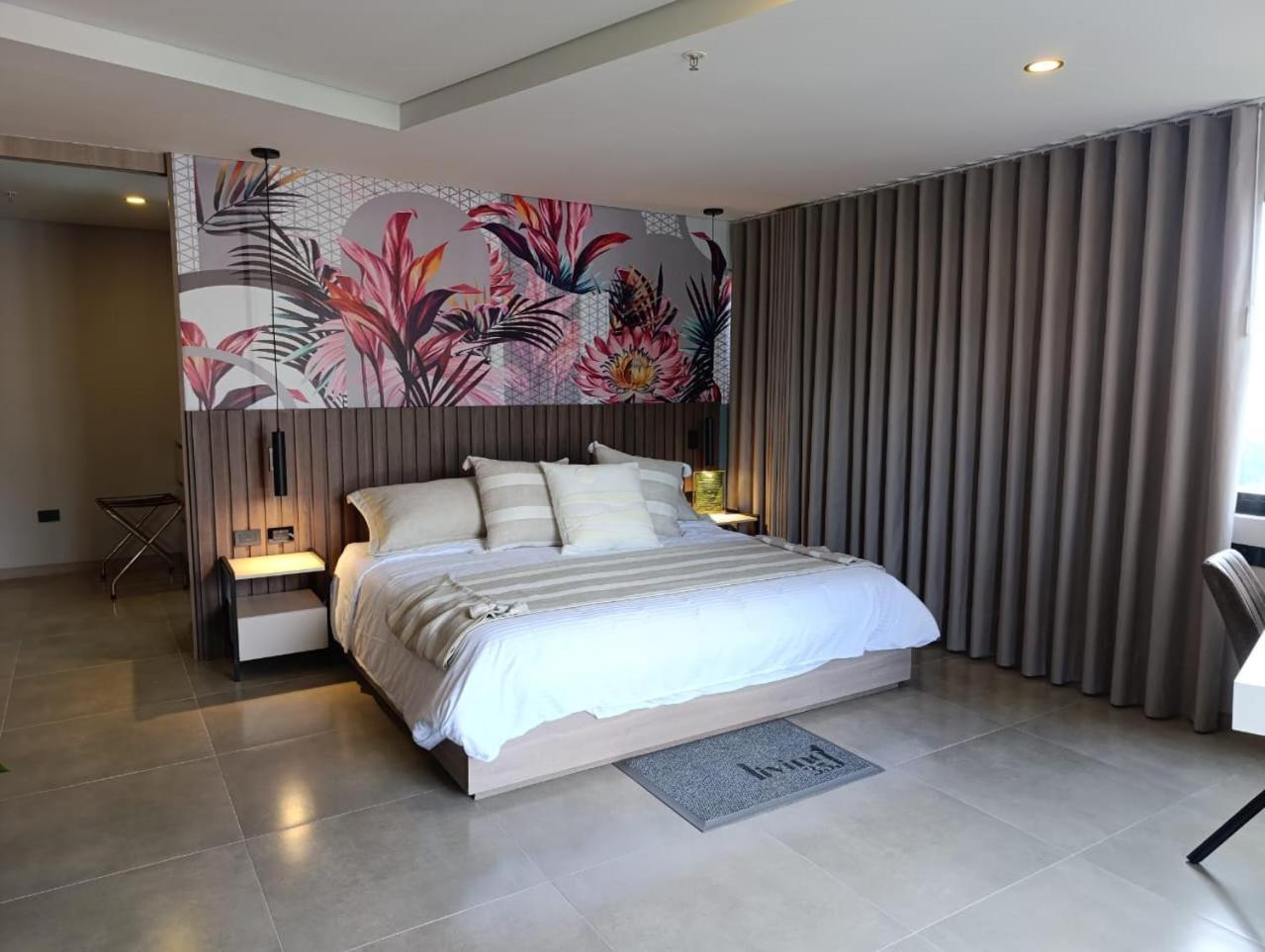Living 35 Hotel