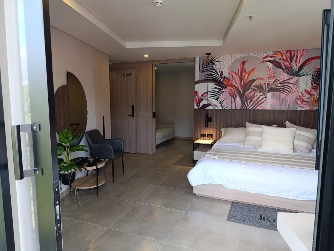 Hotel Living 35 4*