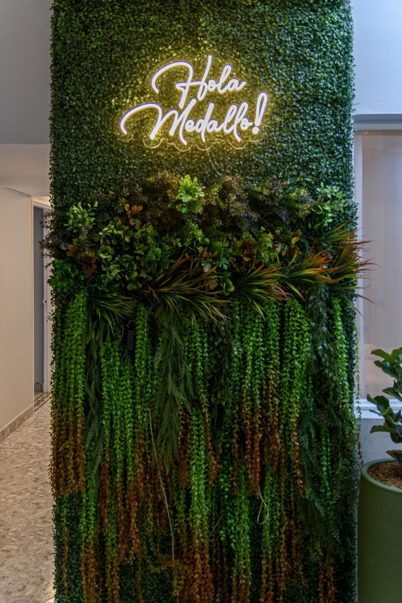 Hola Hotel
