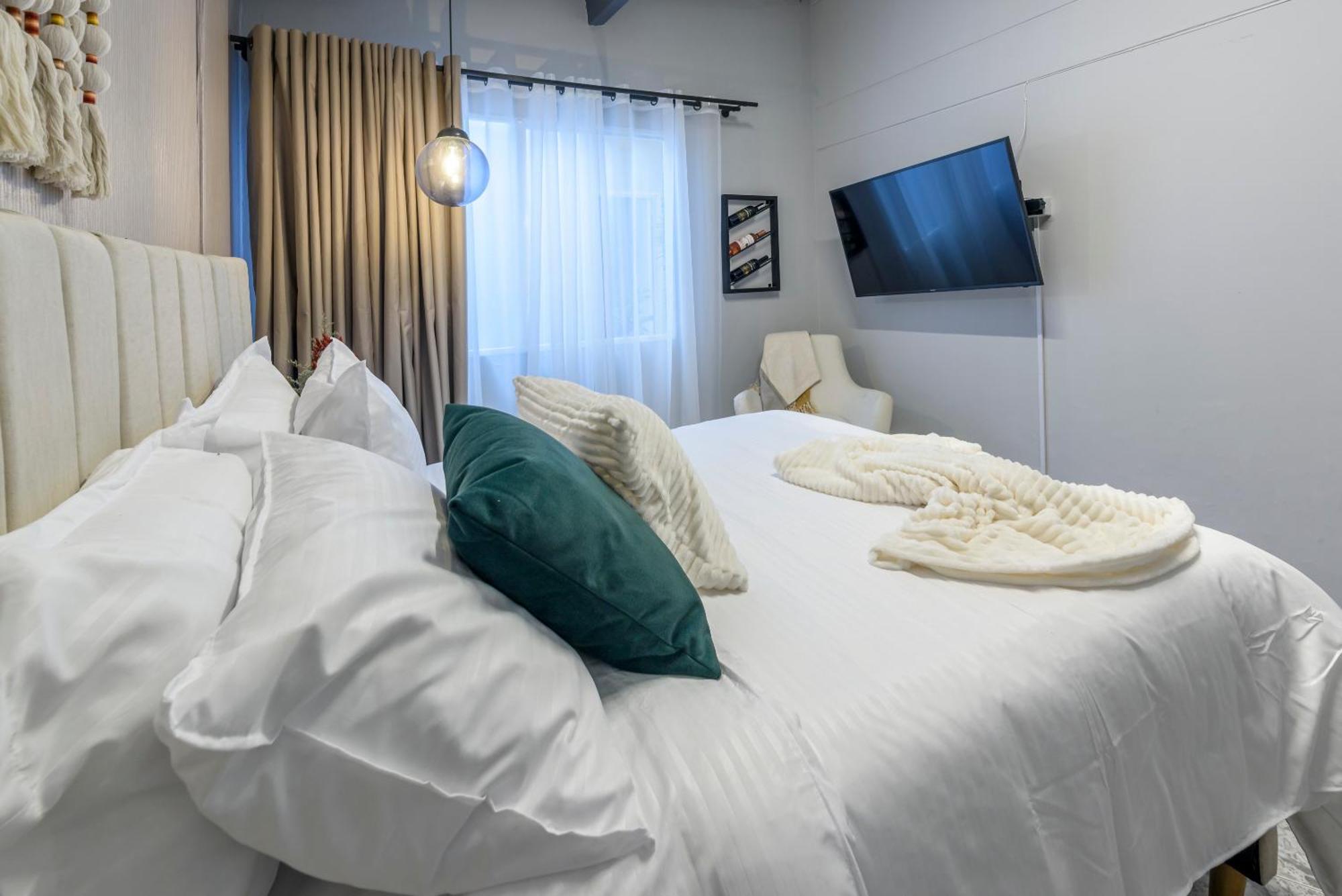 Hola Hotel 3*